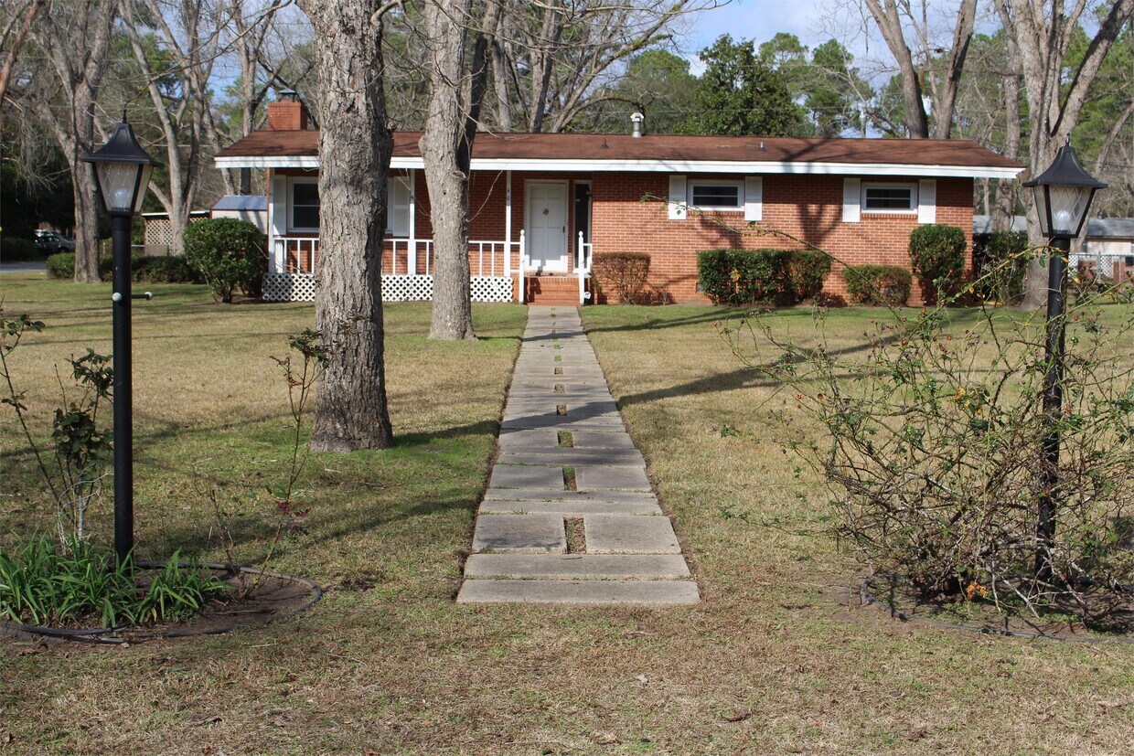 Primary Photo - 401 Virginia Ave