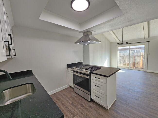 Foto del edificio - 1134-1134 Clinton Rd