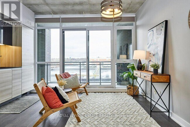 Photo du bâtiment - 1190 Dundas St E