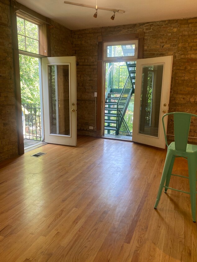 Primary Photo - 2316 N Lister Ave