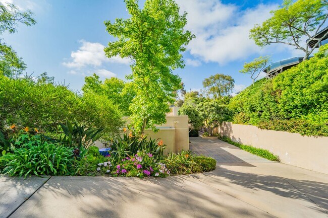 Foto del edificio - Private, Architect-Designed La Jolla Gem w/ Ocean View! MUST SEE!!!