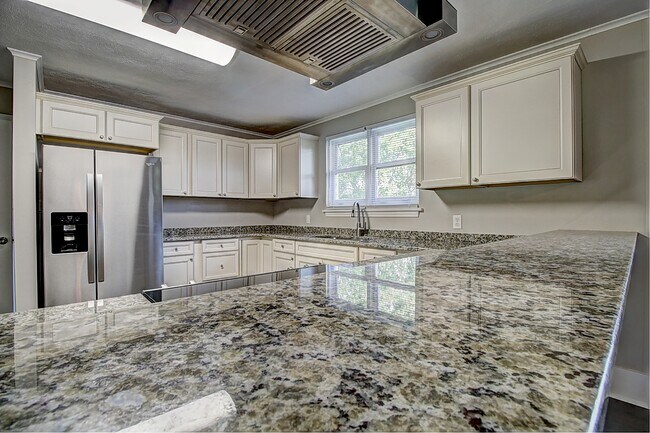 Foto del edificio - 958 Marys Grove Rd