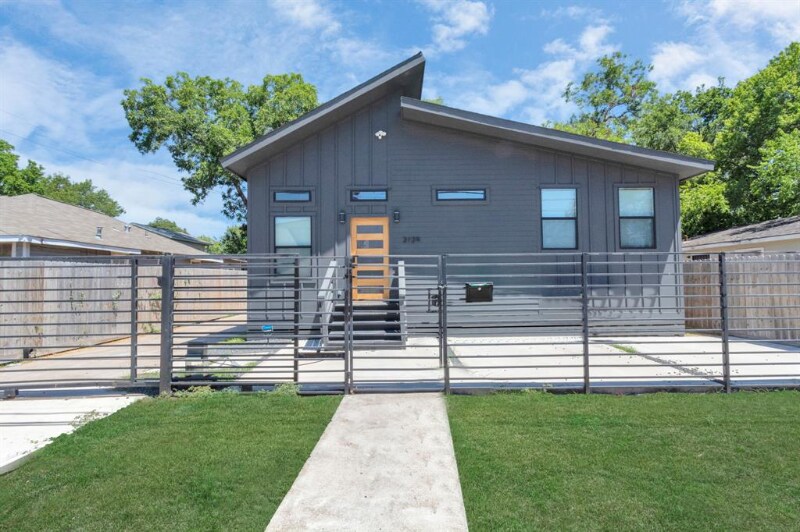 Foto principal - 3439 Reeves St