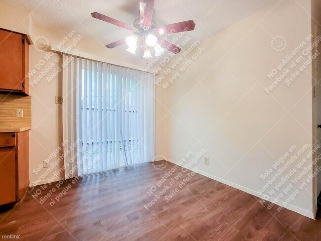 Foto del edificio - 2 br, 1 bath Duplex - 10809 Lanshire Dr B B
