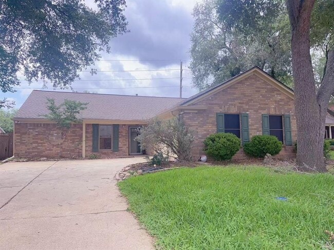 Building Photo - 3010 Flintwood Dr
