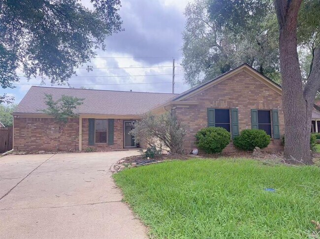 Foto del edificio - 3010 Flintwood Dr