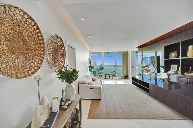 Building Photo - 800 Claughton Island Dr