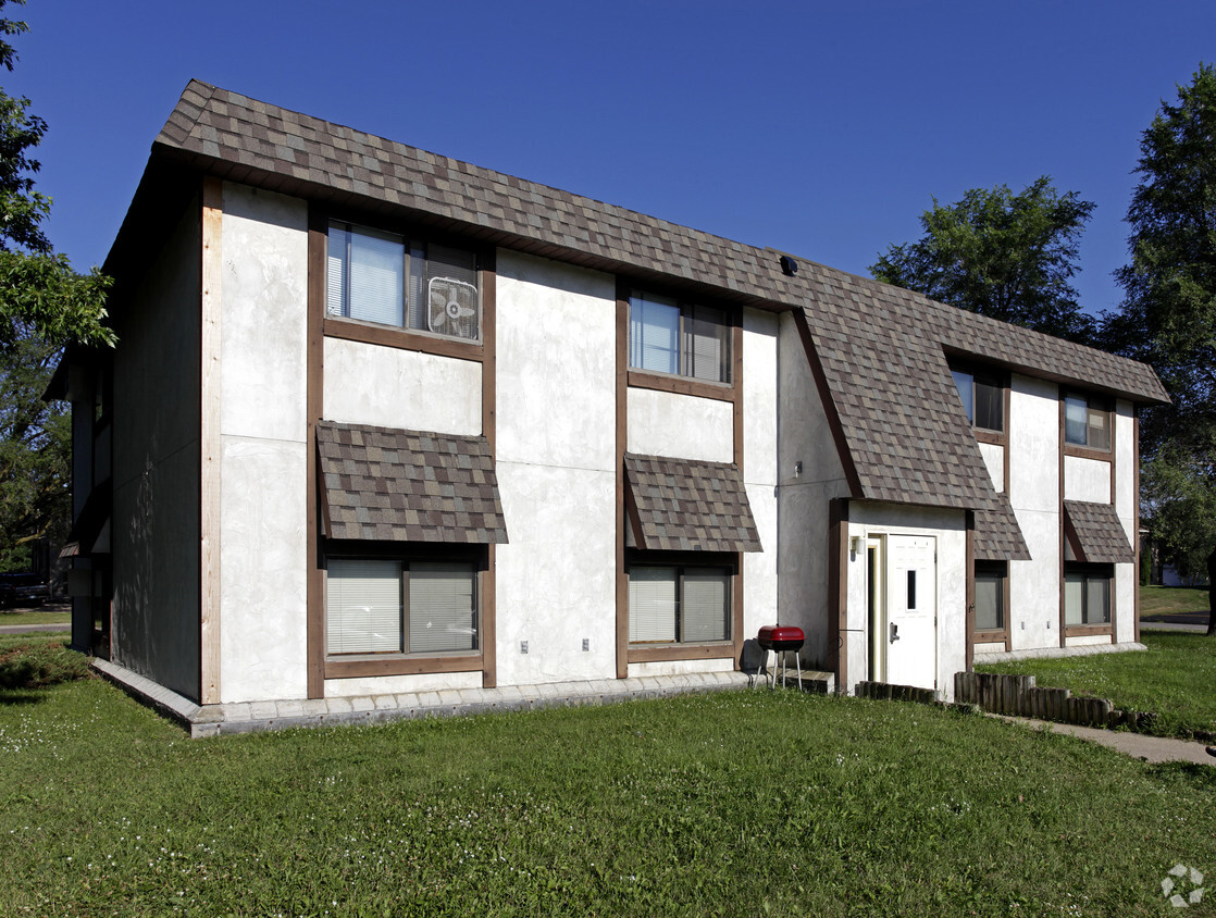 Building Photo - 511 14th St S