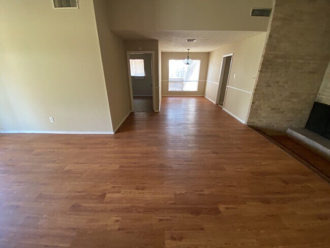 Foto del edificio - 2502 Quiver Ln
