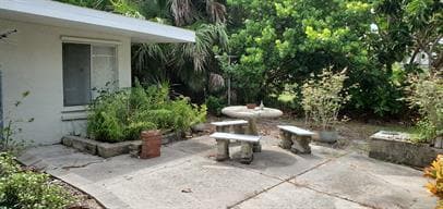Building Photo - Charming beach house in beautiful New Smyrna Beach