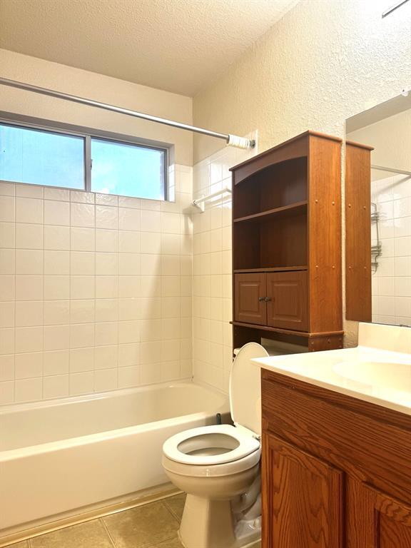 Building Photo - 1712 Darjeeling Dr