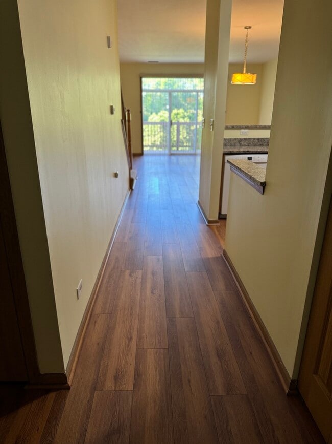 Building Photo - 934 Genesee Dr