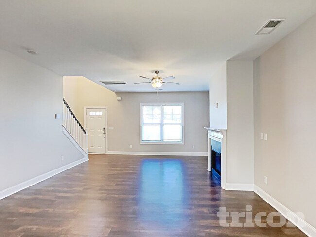 Foto del edificio - 1100 Silver Farm Rd
