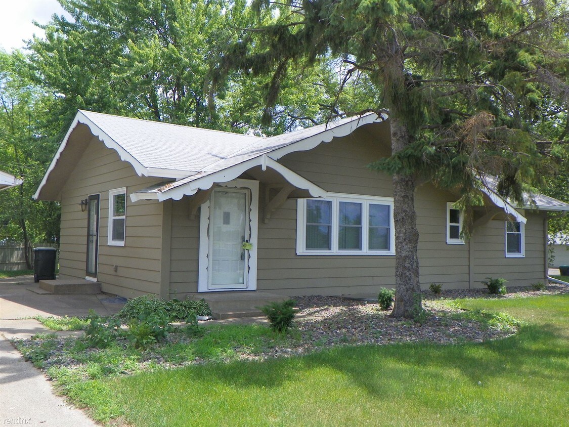 Primary Photo - 11301 Crooked Lake Blvd