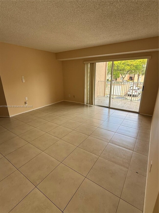 Building Photo - 10521 SW 158th Ct