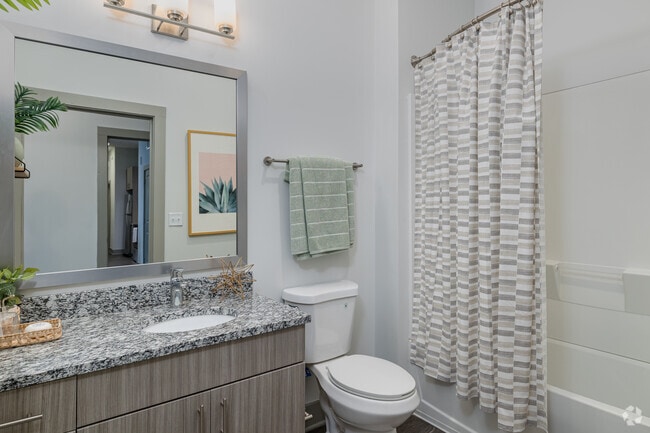4BR, 4BA - 1,440SF - Bathroom - Paloma West Midtown Apartments