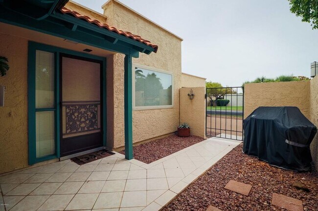 Foto del edificio - Just Waiting for you, in our 45+ Active Adult Resort Community, Long Term Unfurnished Rental.  Re...