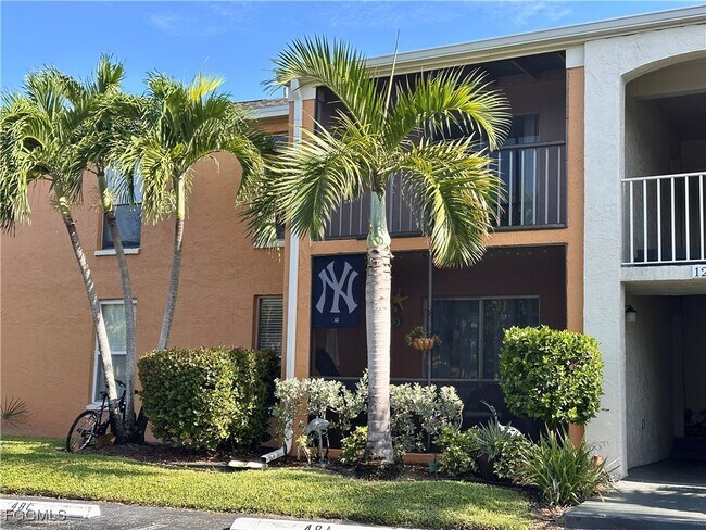 Foto del edificio - 12650 Kenwood Ln