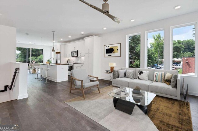 Foto del edificio - 400 Pratt Dr SE