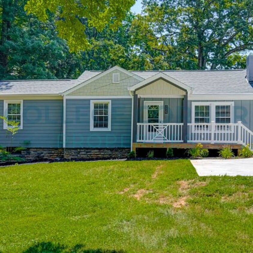Foto principal - 127 Idlewilde Dr