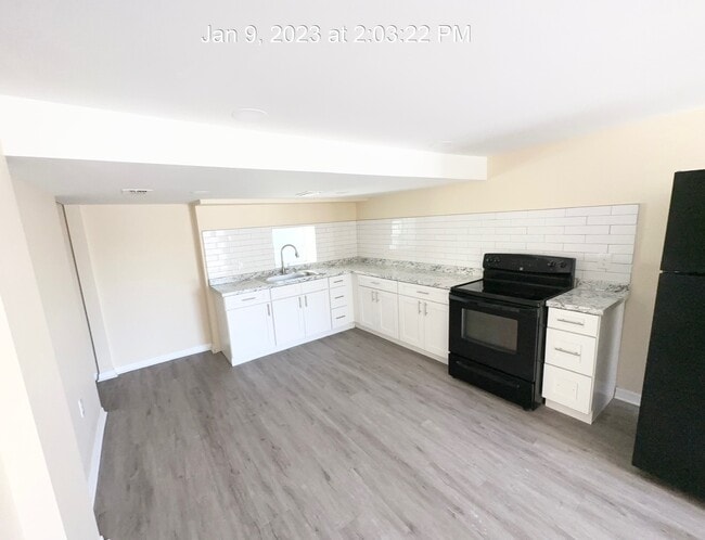 Building Photo - 719 Fern St