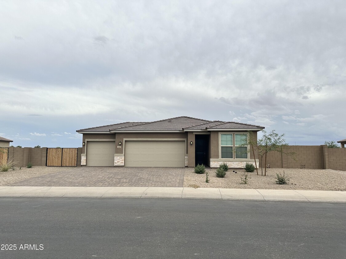 Foto principal - 122 S Siena Ln