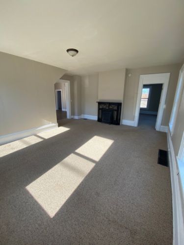 Foto del edificio - 630 E Pleasant St