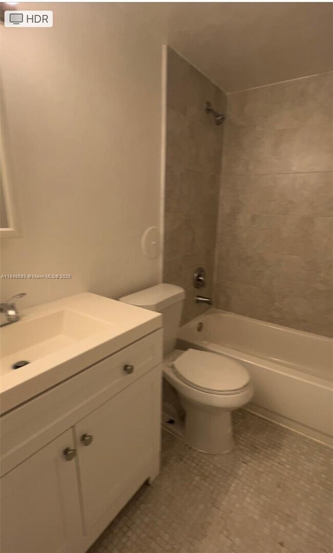 Foto del edificio - 498 NW 165th St