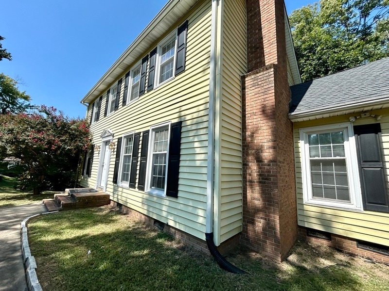 Primary Photo - 9211 Robert Frost Ln