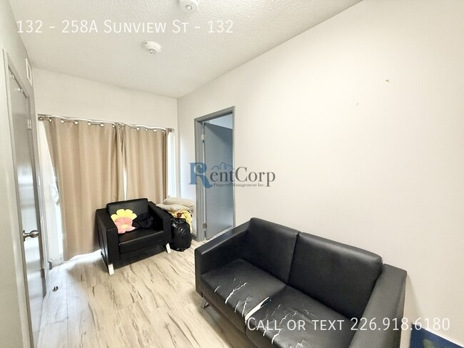 Photo du bâtiment - 258A-258A Sunview St