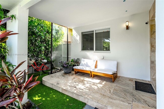 Foto del edificio - 1360 SW 16th St