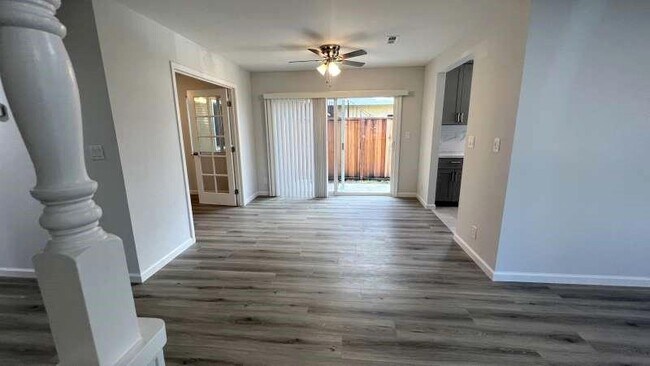 Foto del edificio - 1281 Saratoga Ave