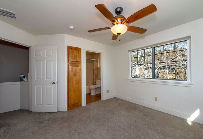 Building Photo - SOUGHT AFTER PENCE PLACE TOWNHOME; DUAL PRIMARY SUITES & SOLAR! MUST SEE!!