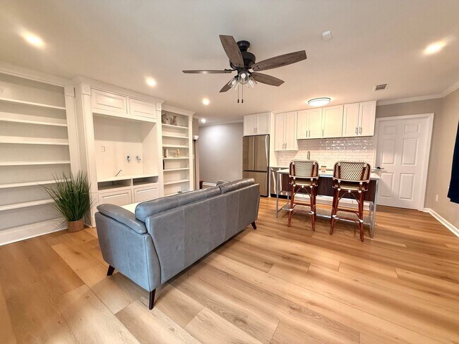 Foto del edificio - Charming 2BR House in Atlanta/ East Point