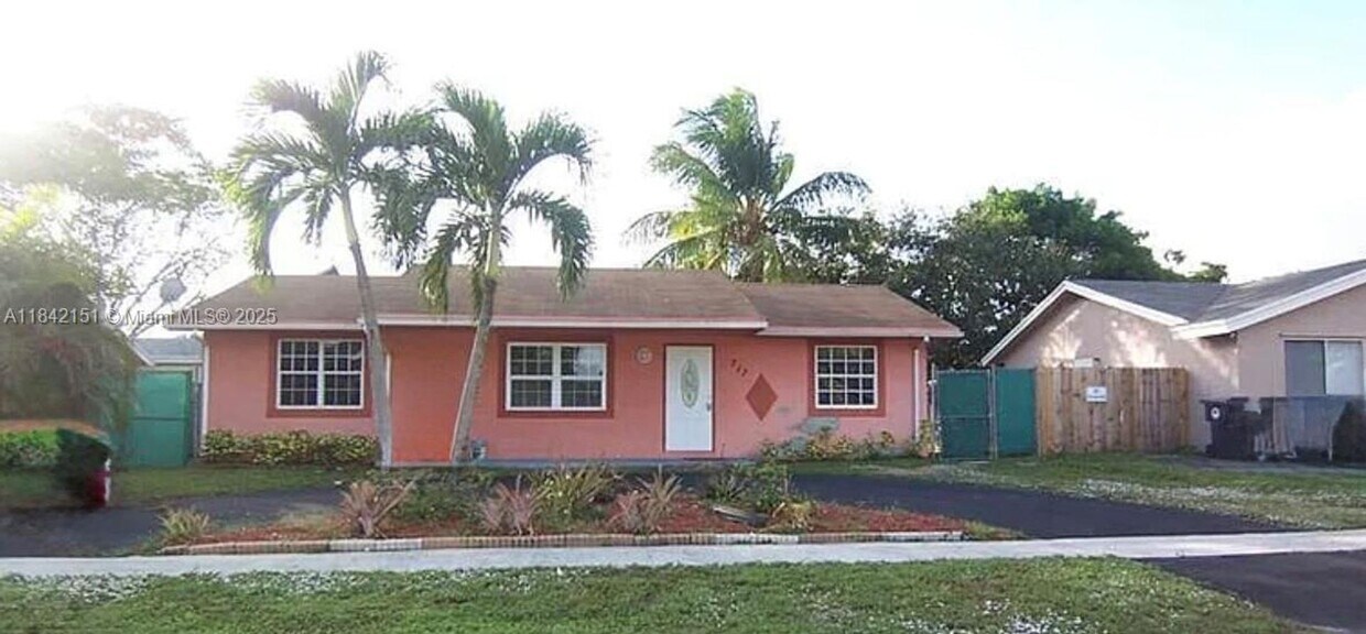 Primary Photo - 717 SW 79th Ave