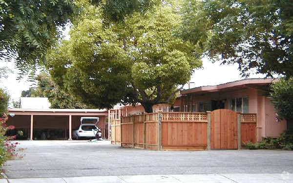 Building Photo - 205 Murlagan Ave