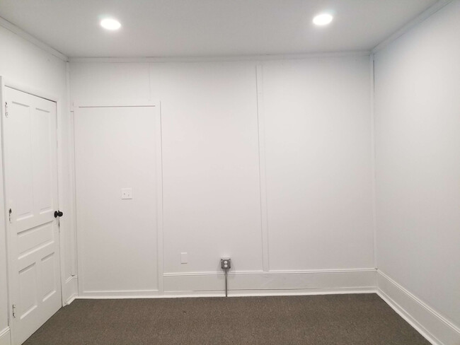 1st bedroom - 439 W Washington St