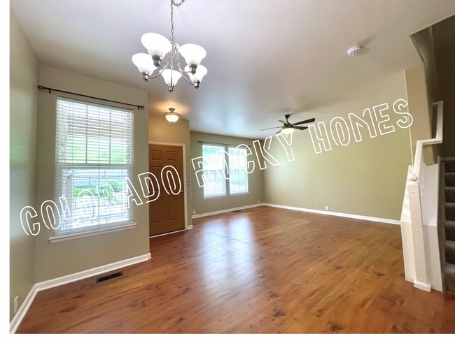 Dining/Living room - lots of natural light - 4084 Diamond Ridge Vw