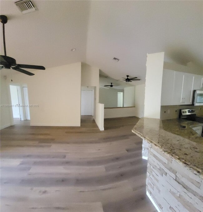 Foto del edificio - 4272 Pine Ridge Ct