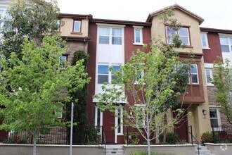 Building Photo - 1511 Bond St