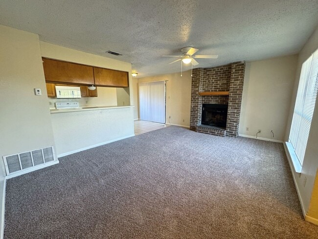 Building Photo - 1701 Cedarview Cir