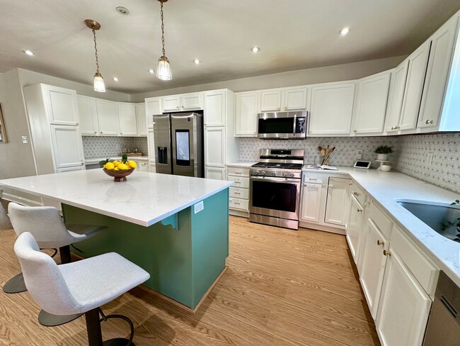 Building Photo - 715 N Beatty St