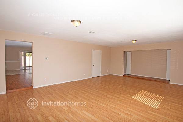 Foto del edificio - 3132 W Surrey Ave