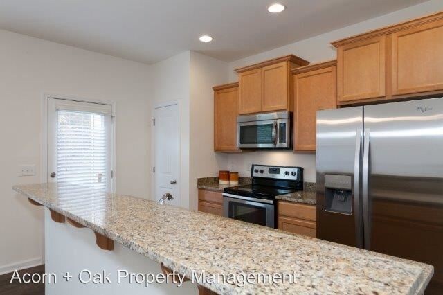 Foto del edificio - 3745 Landshire View Ln