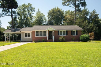 Building Photo - 707 Christine Ave
