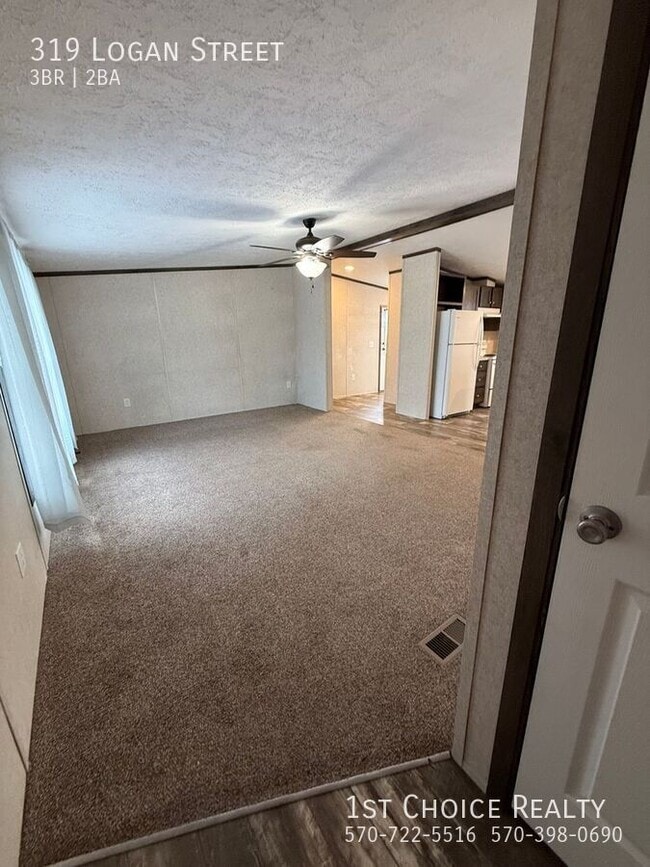 Building Photo - 319 Logan St