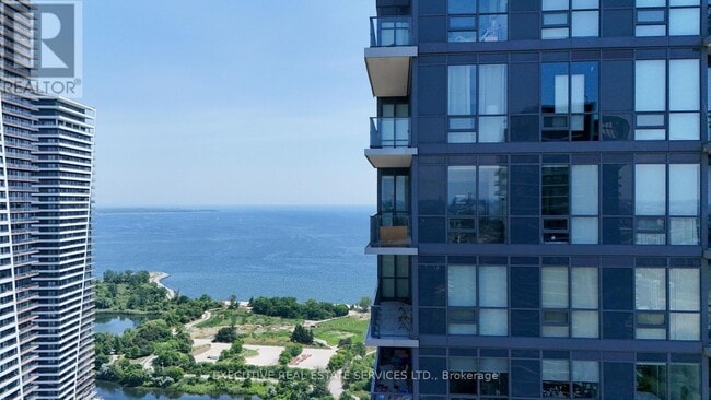 Building Photo - 2200-L2200 Lake Shore Blvd W