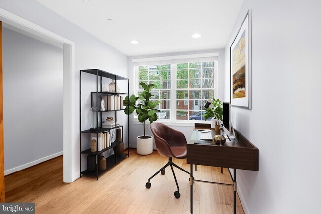 Foto del edificio - 2317 E Fairmount Ave