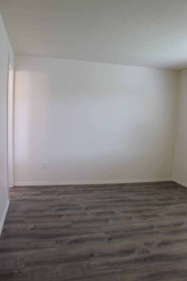 Building Photo - 3 Bed 2 Bath Hillsboro Ranch