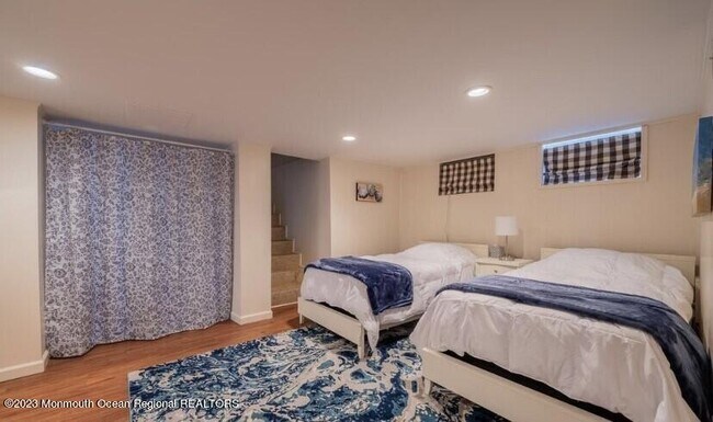 Foto del edificio - 817 Drummond Ave